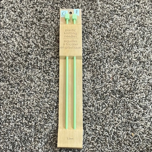 Crafters Square Other - Crafters Square Set Green Plastic Knitting Needles